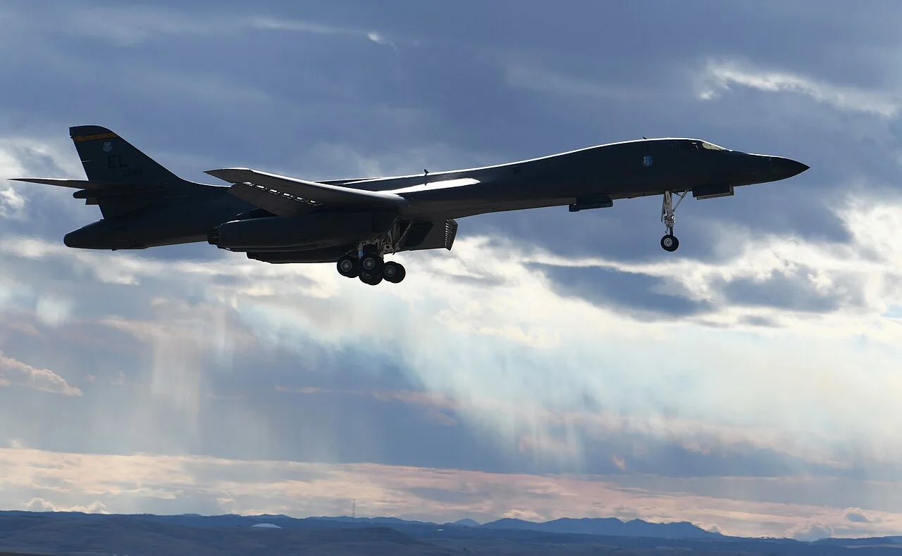 B-1B landing at Ellsworth AFB (2018)